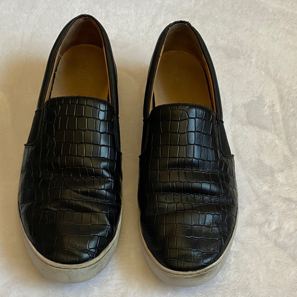 Vionic Black Textured Slip-On Loafers - Picture 1 of 6
